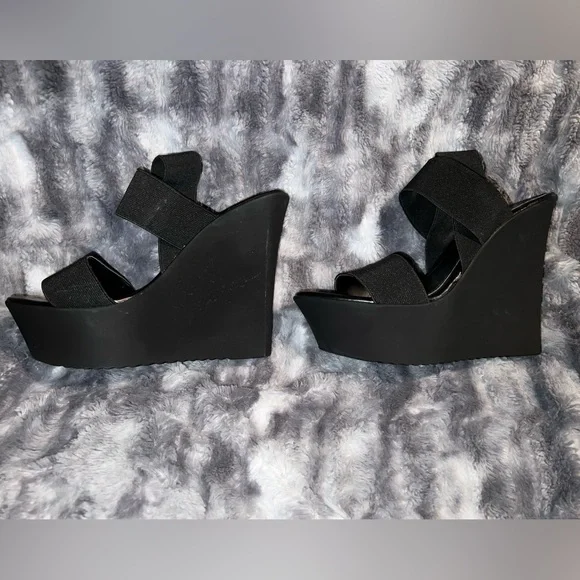 Candie’s platform sandals - Picture 1 of 5